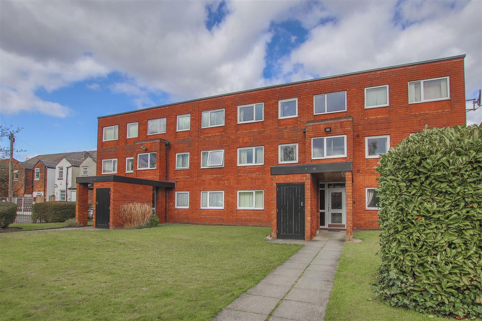 2 Bed Flat For Sale - Main Image